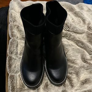 Never worn!! Got them and it was too small